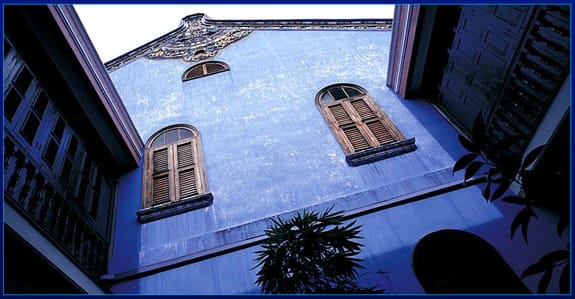 5 Exclusive Haint Blue Paint Formulas Plus Charleston Green Blue-Mansion-Penang
