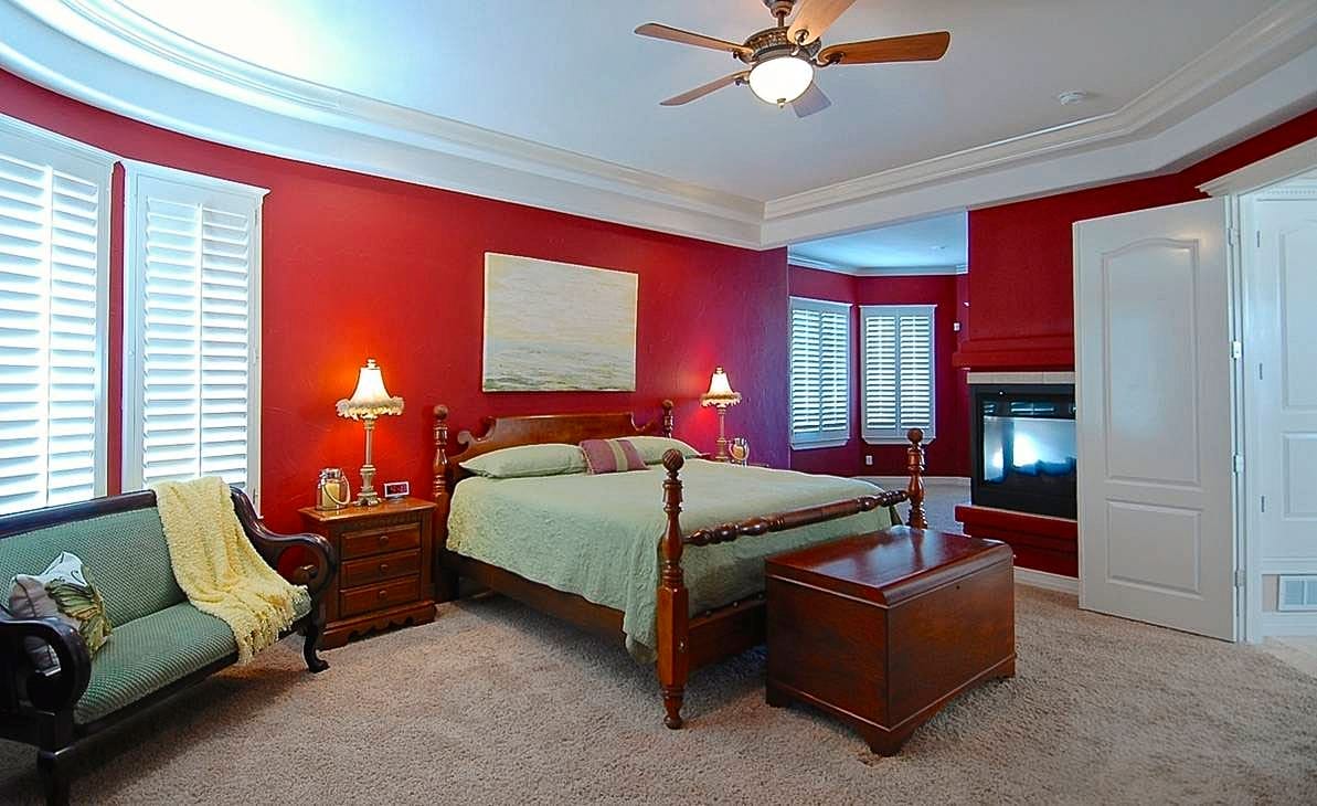 Caliente AF-290 Bedroom